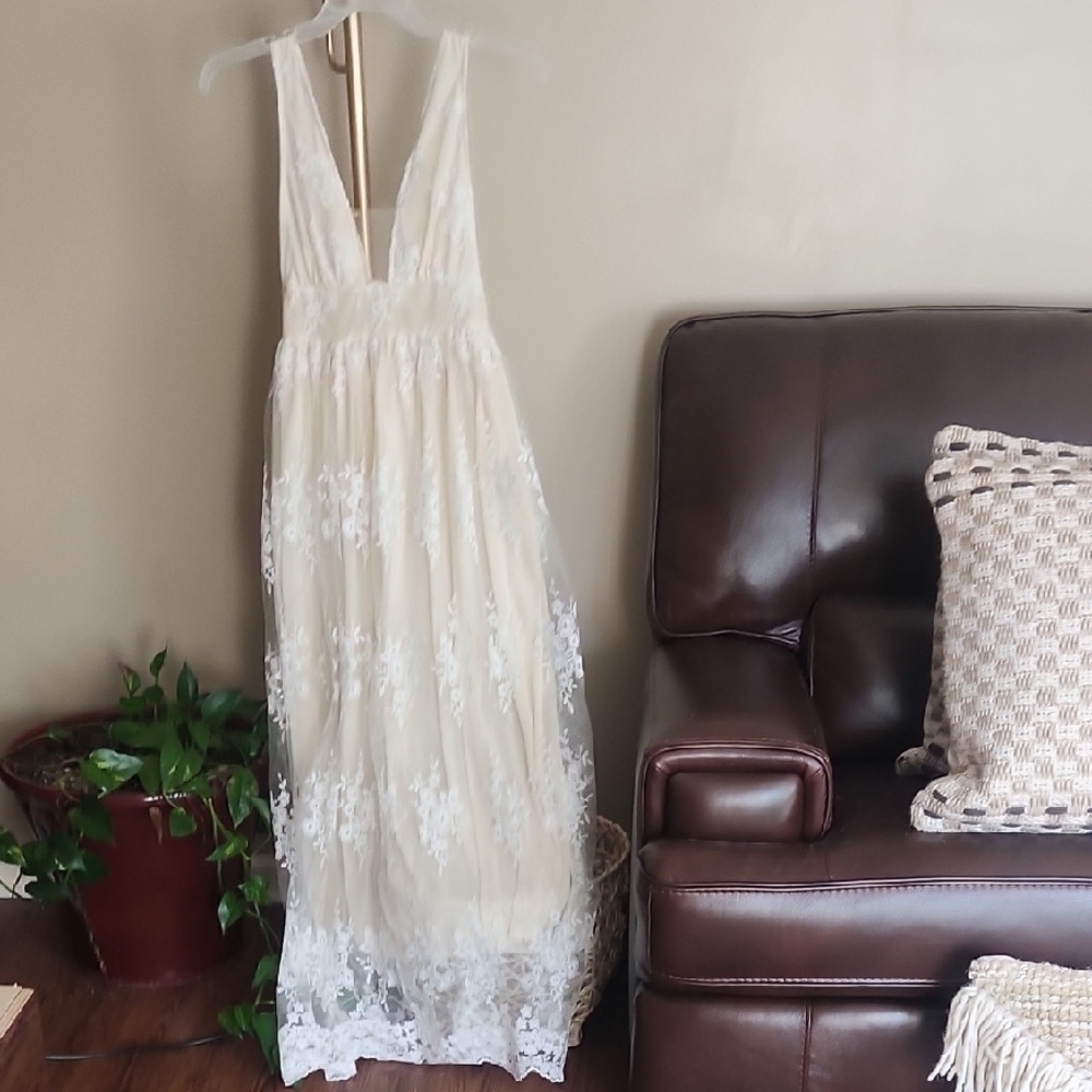 Elegant Cream Lace  Dress Is Stunning.